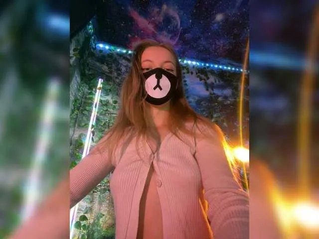 Offline -Summer- on BongaCams