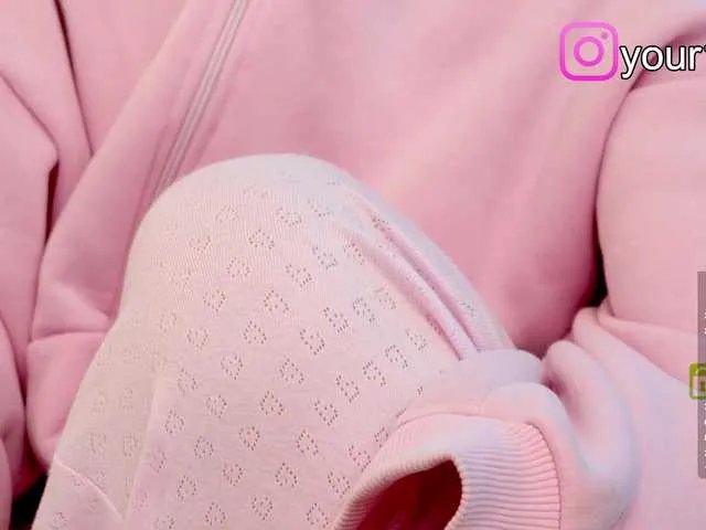 Offline -VikkiL0vesCheese- on BongaCams