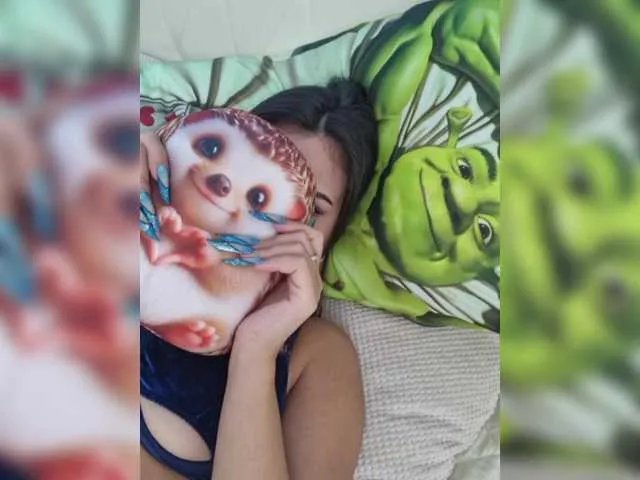 Offline Adel-chocolatee on BongaCams