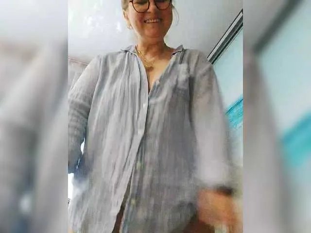 Offline Adiline on BongaCams