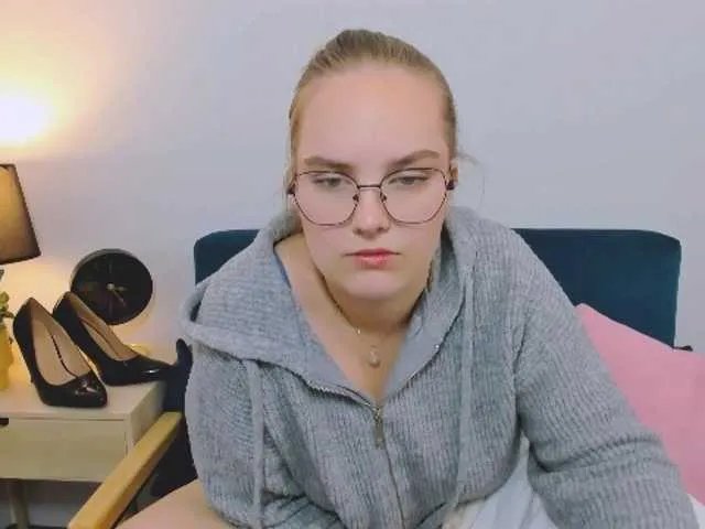 Offline AlicePretty69 on BongaCams