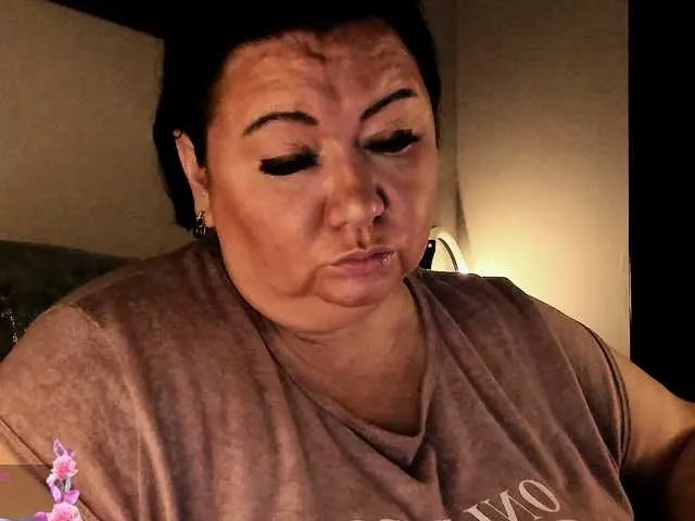 Offline Alinahott1 on BongaCams