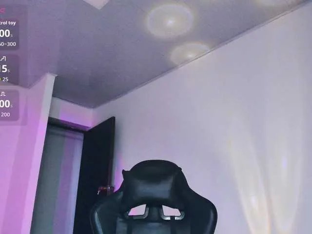 Offline Allie-Rose on BongaCams