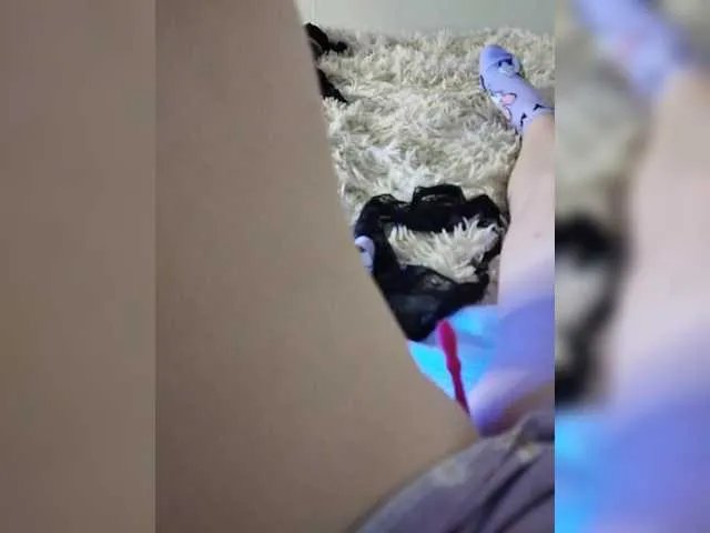 Offline amazingtits-5D on BongaCams