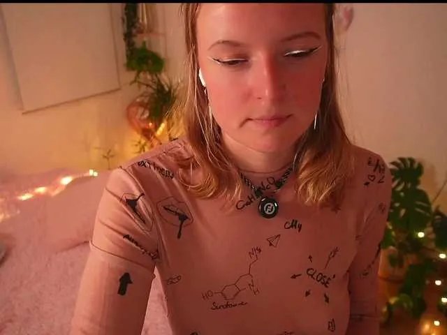 Offline Ameliasweety on BongaCams