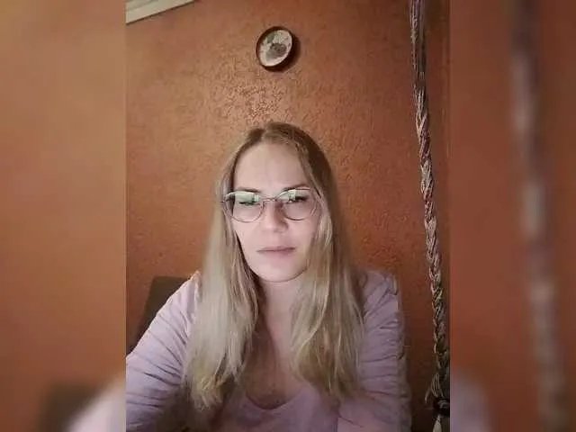 Offline Angelicac on BongaCams