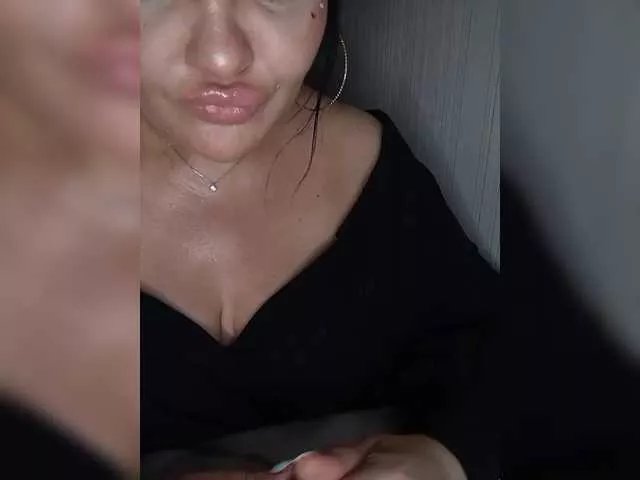 Offline Brunetochkaaa on BongaCams