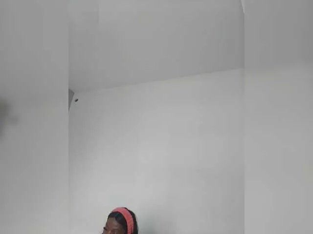 Offline Camdolie on BongaCams