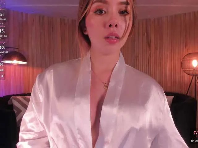 Offline CarolineGrace on BongaCams