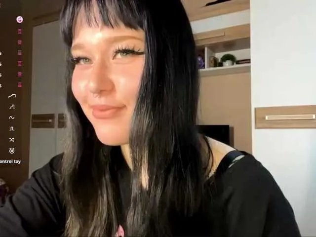 Freechat CharlaJarman on BongaCams