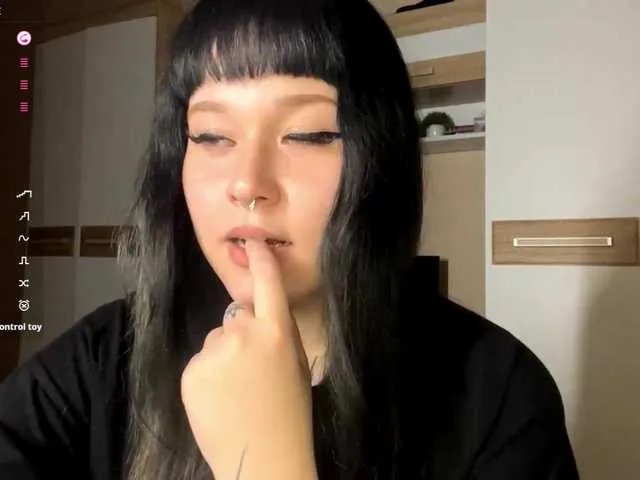 Freechat CharlaJarman on BongaCams