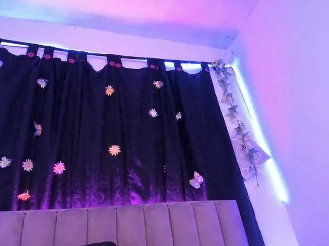 Offline CloeeSaenz on BongaCams