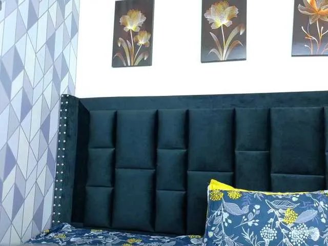 Offline curvybrunnett on BongaCams