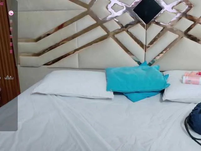 Offline curvybrunnett on BongaCams