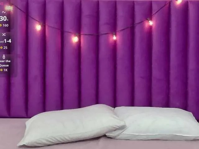 Offline cutepetitee on BongaCams