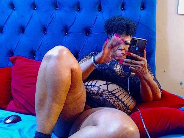 Freechat Ebonycandy10 on BongaCams