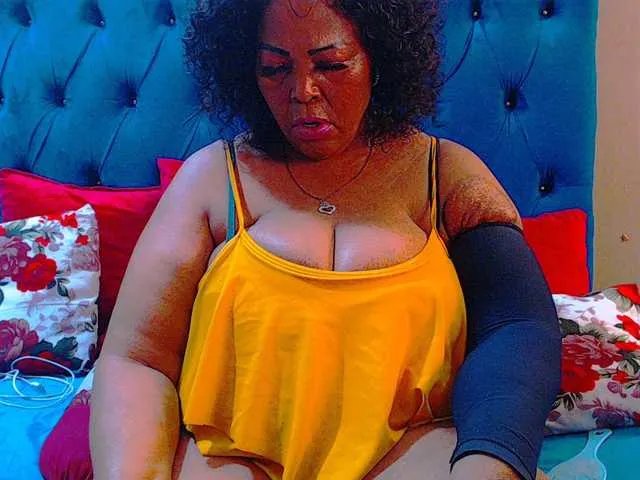 Freechat Ebonycandy10 on BongaCams