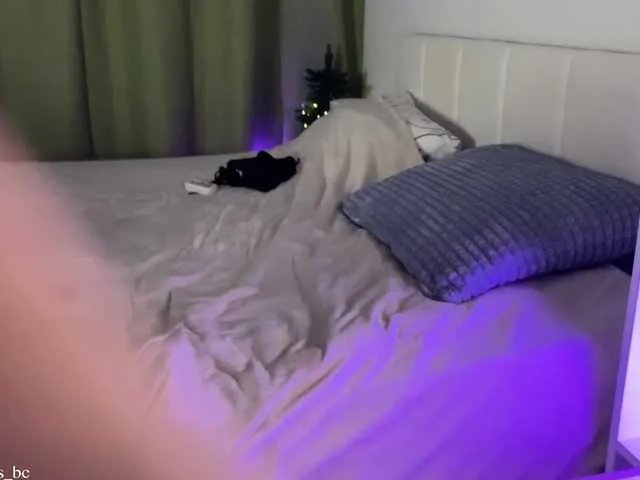 Offline EmmSee on BongaCams