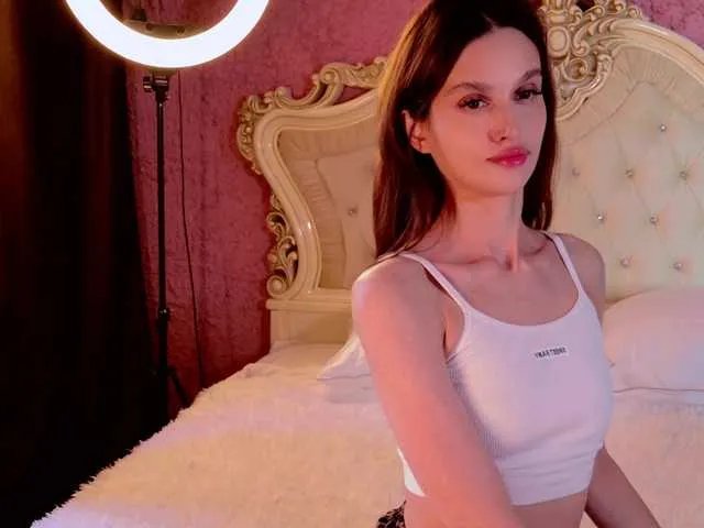 Offline enchantressss on BongaCams