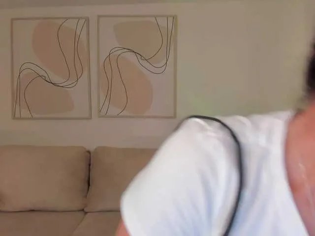 Freechat ErikaBenz on BongaCams