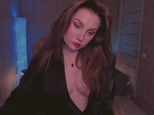 Offline Esmeerrr on BongaCams