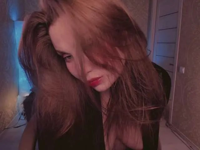 Offline Esmeerrr on BongaCams