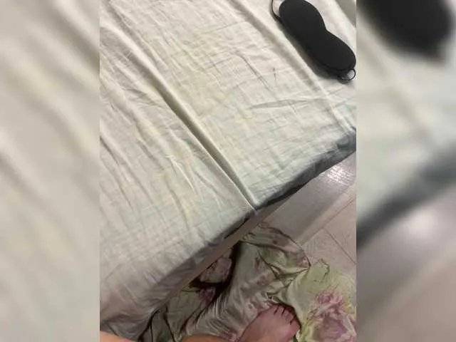 Offline Essss33331 on BongaCams