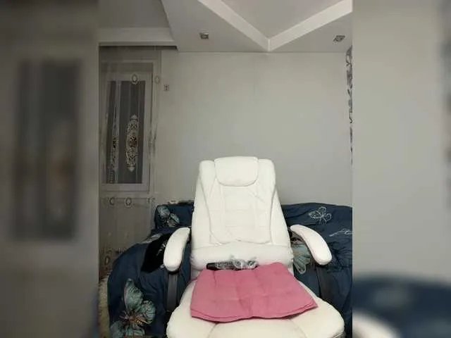 Offline Eva-Bella on BongaCams