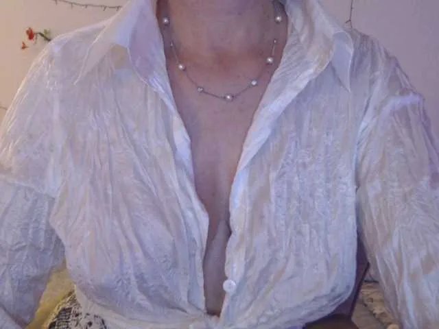 Offline goodSnowQueen on BongaCams