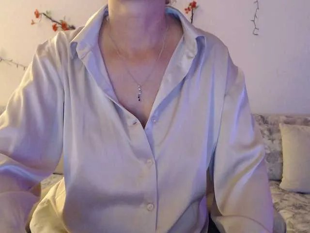 Offline goodSnowQueen on BongaCams