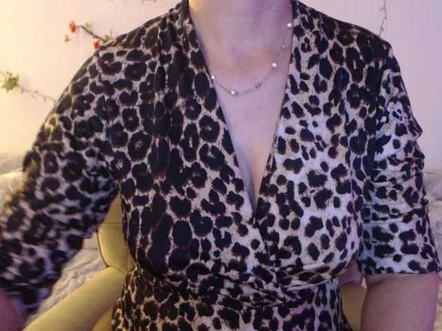Offline goodSnowQueen on BongaCams