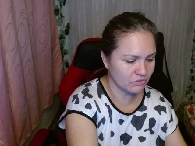 Freechat helenca1980 on BongaCams