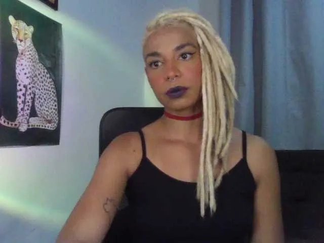 Helenoir on BongaCams 