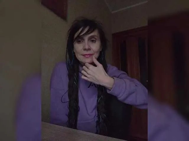 Offline Hellenalonenochka on BongaCams