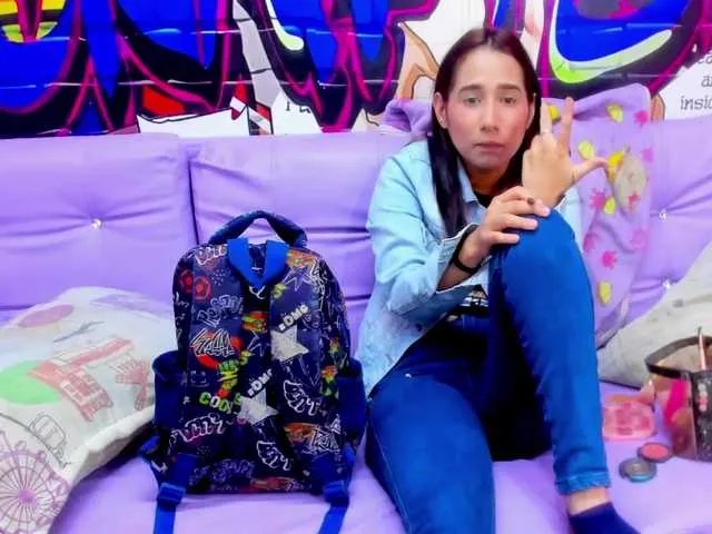 Freechat jessi-and-boy on BongaCams