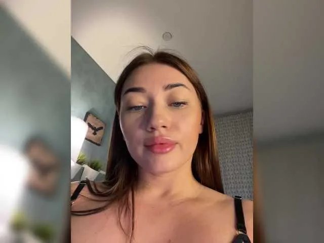 Offline juicy-peachh on BongaCams