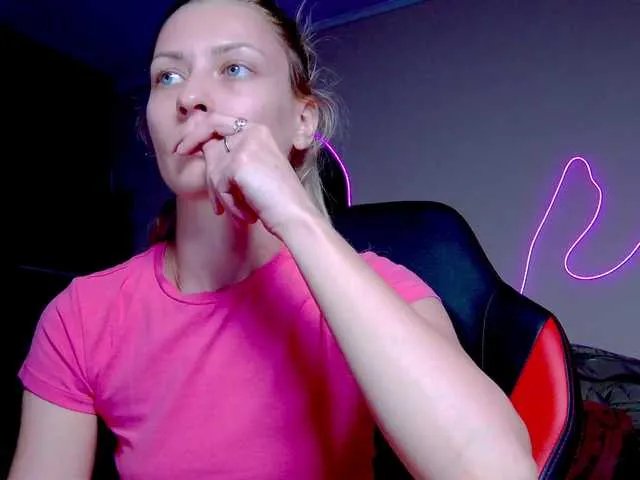 Freechat karo131324 on BongaCams