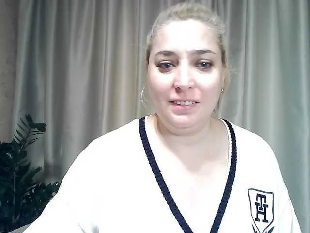 Offline KickaIricka on BongaCams