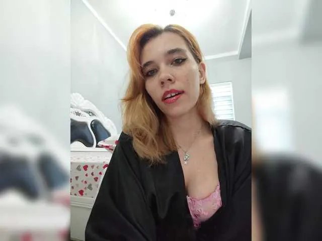 Offline Kitteen on BongaCams