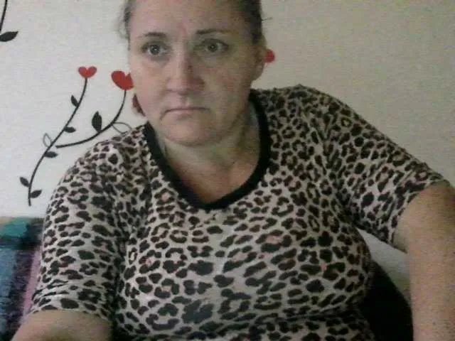 Offline LaraXXX33 on BongaCams