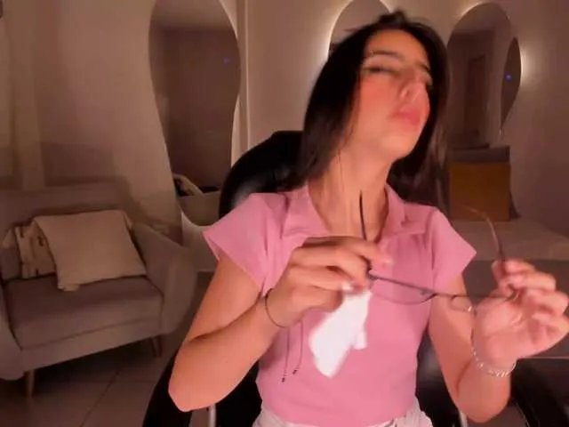 Offline LarisaSmirnov on BongaCams