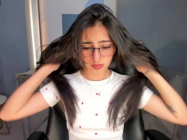 Offline LarisaSmirnov on BongaCams