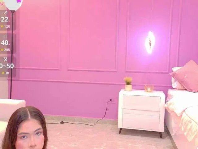 Offline LeiaStone on BongaCams