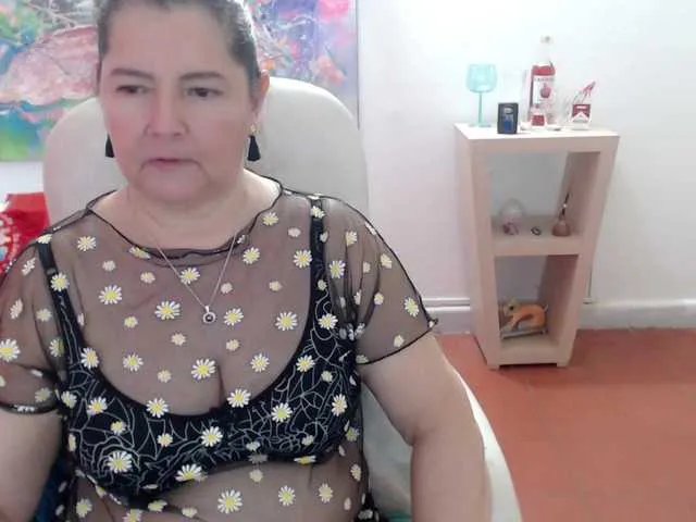 Offline leonela on BongaCams