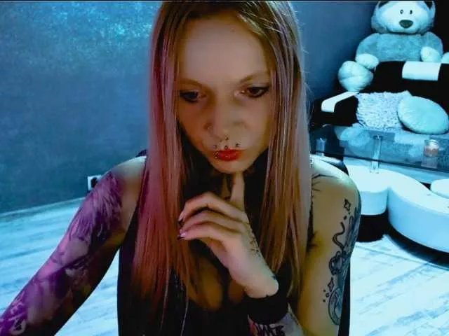 Offline LisaModel on BongaCams