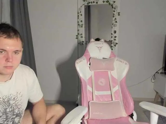 Offline lissazmark2 on BongaCams