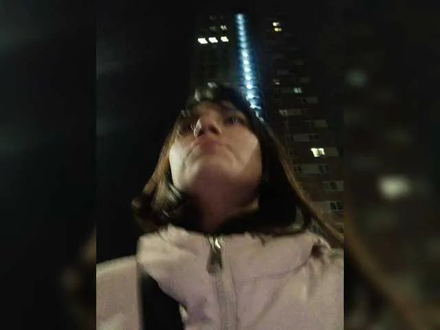 Offline lissazmark2 on BongaCams