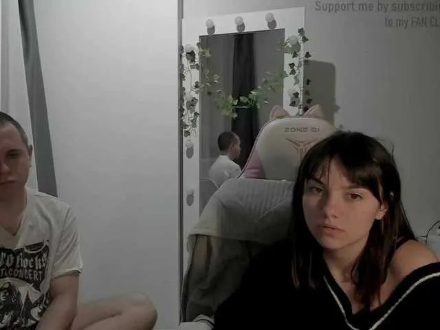 Offline lissazmark2 on BongaCams