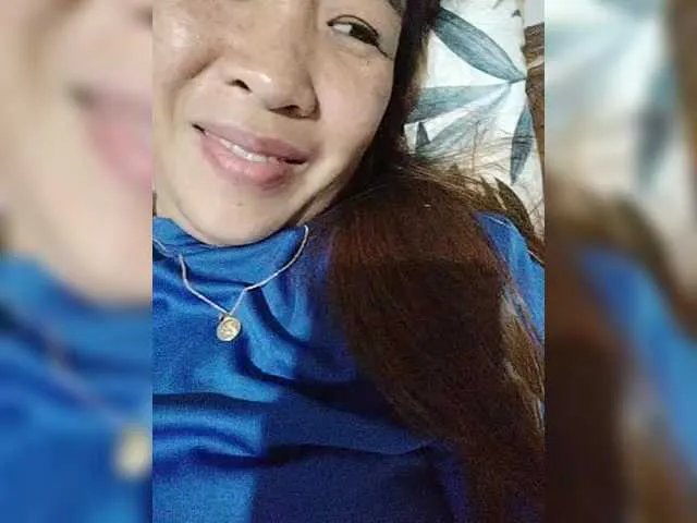 Offline LovelyYna on BongaCams