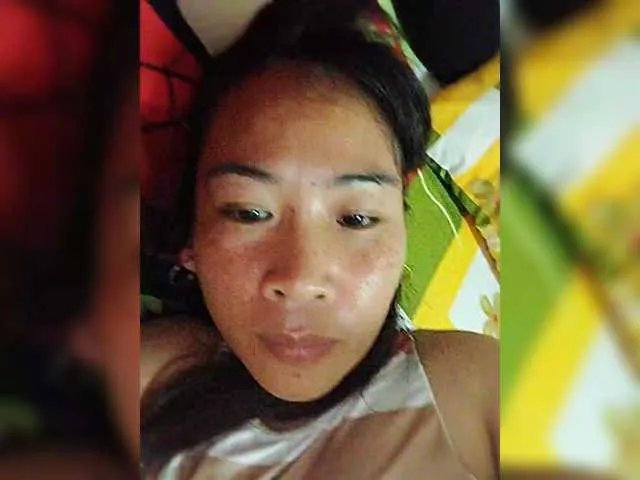 Offline LovelyYna on BongaCams